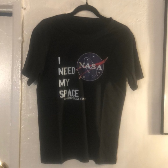 Tops - 🛎 NASA tee